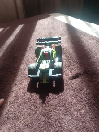 Coche de juguete todoterreno lego