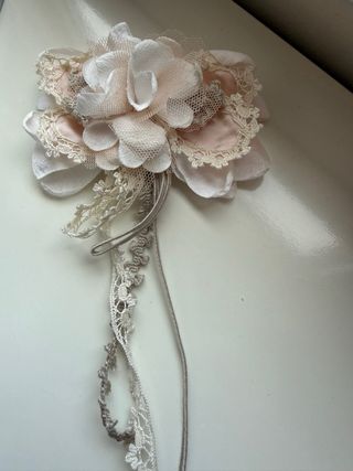 Tocado de comunión floral