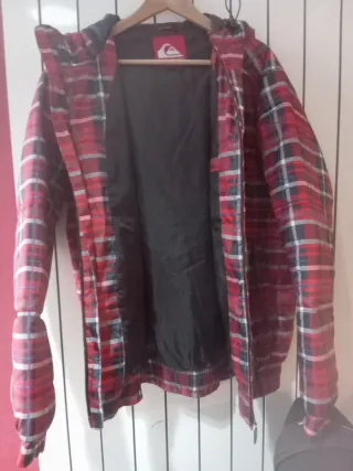 Anorak Quiksilver Rojo Cuadros. Cómo nuevo