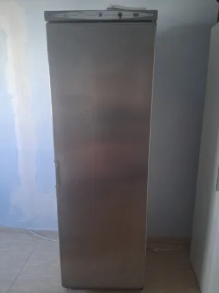 Congelador Vertical 1.80m x 0.60m x 0.60m