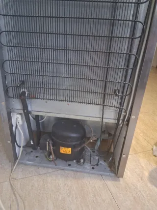 Congelador Vertical 1.80m x 0.60m x 0.60m