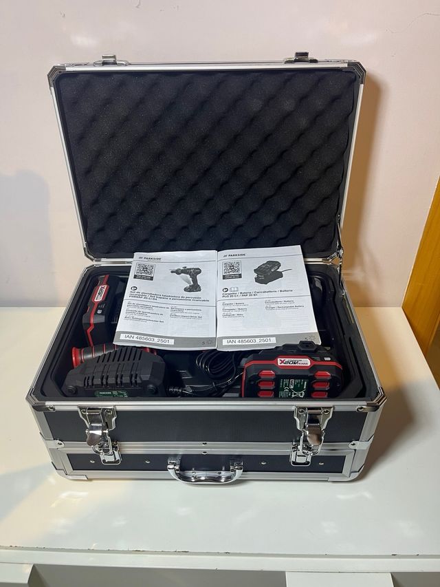 Taladro Percutor Parkside 20V Set 485603