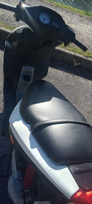 Piaggio NRG Power Scooter Blanco/Amarillo