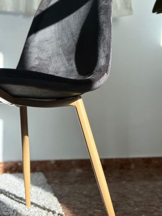 Mesa 4 Sillas Negras - entrega gratis!