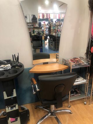 Mobiliario peluquería en buen estado