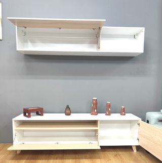 Mueble de salón modular blanco y madera