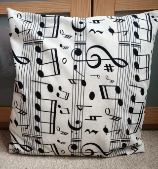 Cojin con relleno estampado p musical