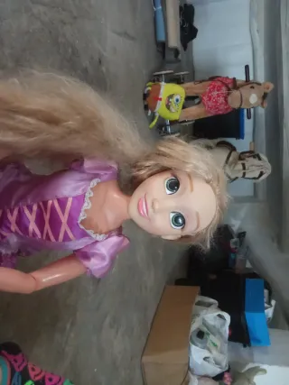 Muñeca Rapunzel Gigante con Peine