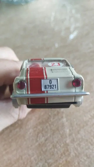 Scalextric Seat 850 TC y Ferrari GT 330