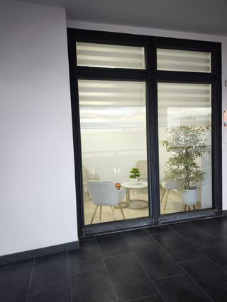 Alquiler de espacio para técnica de uñas