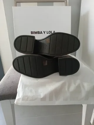 Botas BIMBA Y LOLA negras con cremallera