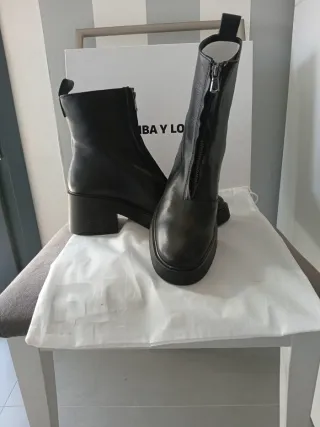 Botas BIMBA Y LOLA negras con cremallera