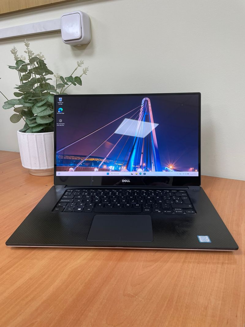 Dell Precision 5520 -37873-