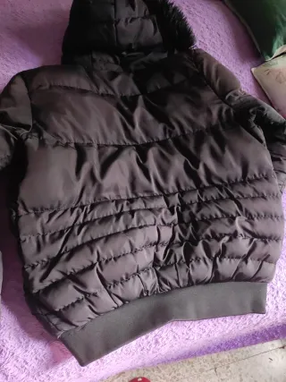 Cazadora acolchada chico con capucha