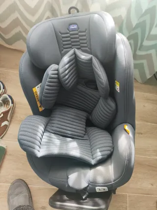 Silla de coche Chicco azul oscura