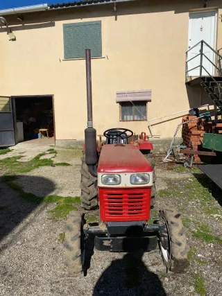 Tractor Yanmar YM150D