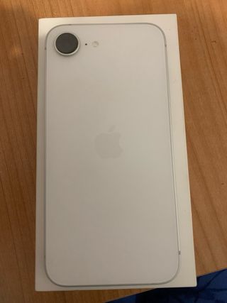 iPhone 16e como nuevo en su caja