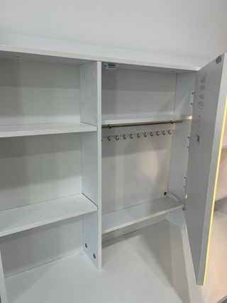 Tocador blanco con luces LED