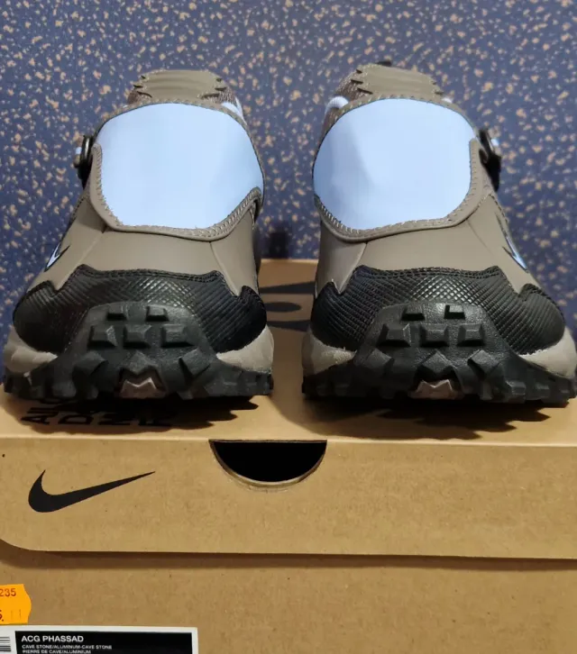 Zapatilla Deportiva Nike ACG Phassad "Cave Stone"