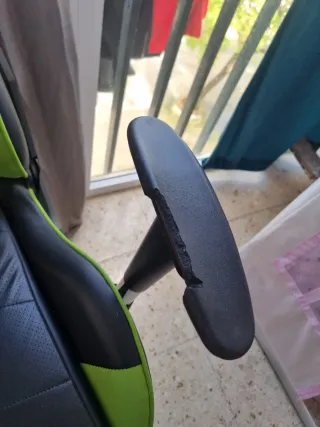 Silla Gaming INFINITON Negra y Verde