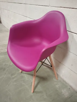 Silla nórdica con reposabrazos