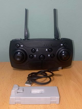 Dron compacto con control remoto