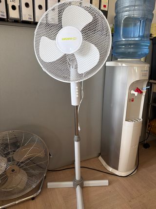 Ventilador Elecsan Blanco y Plateado