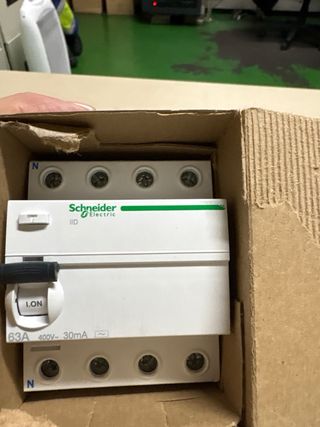 Interruptor Diferencial Schneider A9R81463 4P 63A