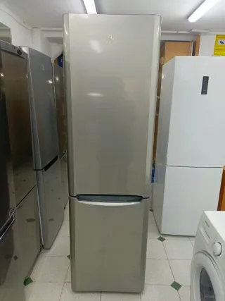 Nevera marca Indesit 200/60cm clase A+ con garanti