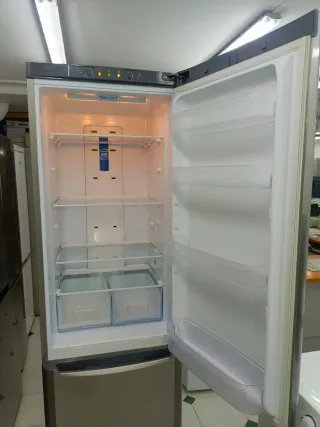 Nevera marca Indesit 200/60cm clase A+ con garanti