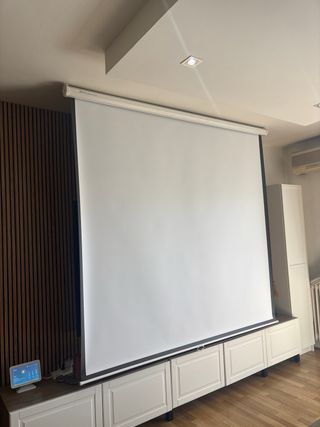 Proyector + pantalla + soporte techo