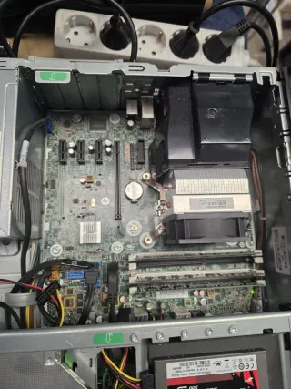 Torre HP ProDesk i3 12GB RAM