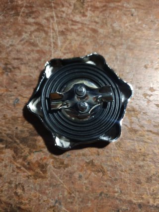 Tapón radiador y aceite Seat 600