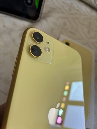 iPhone 11 Giallo