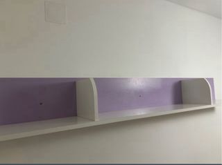 Estantería Lila y Blanca para habitación de niños
