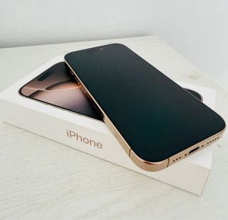 iPhone 16 Pro 128GB Dorado