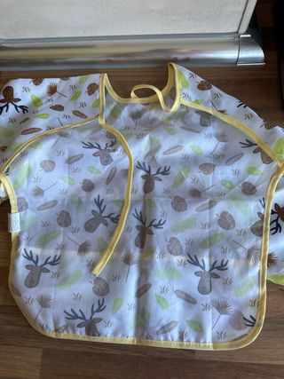 Lote Baberos Impermeables Infantiles