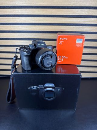 Cámara Sony a7 IV + Objetivo Sony FE 50mm f/1.8