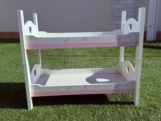 Litera de madera para muñecas