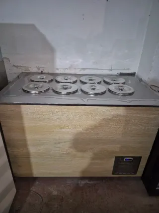 Congelador de helados con 8 cubetas