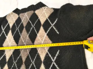 Jersey de rombos negro y beige