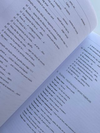 Libros de valenciano Apte+ C1 y Apte 2