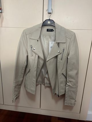 Chaqueta de piel ONLY beige