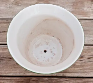 MACETA DE CERÁMICA DECORADA.