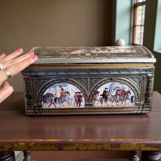 Scatola antica vintage latta baule