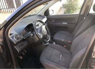 Mazda 2 2004