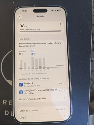 Apple iPhone 16 pro max con 98% de vida de bateria