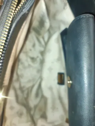 Bolso Guess Marrón y Dorado