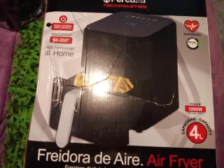 Freidora de aire negra