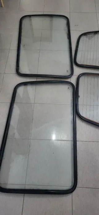 Lunas Nissan Vanette Traseras